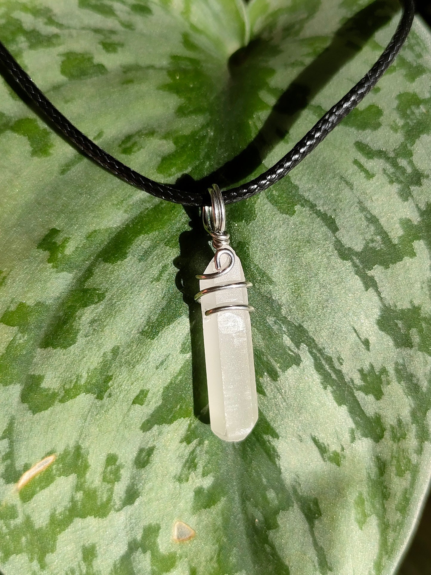 XS Hyaline Quartz tip pendant in silver
