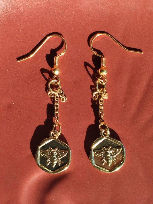 Chain bee earrings